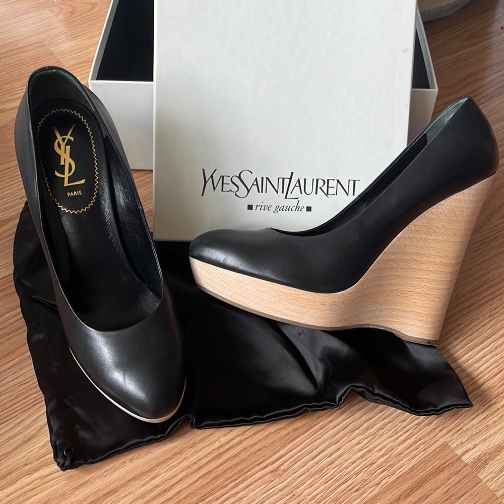 Yves Saint Laurent | Maryna Wood Wedge 105 Pump